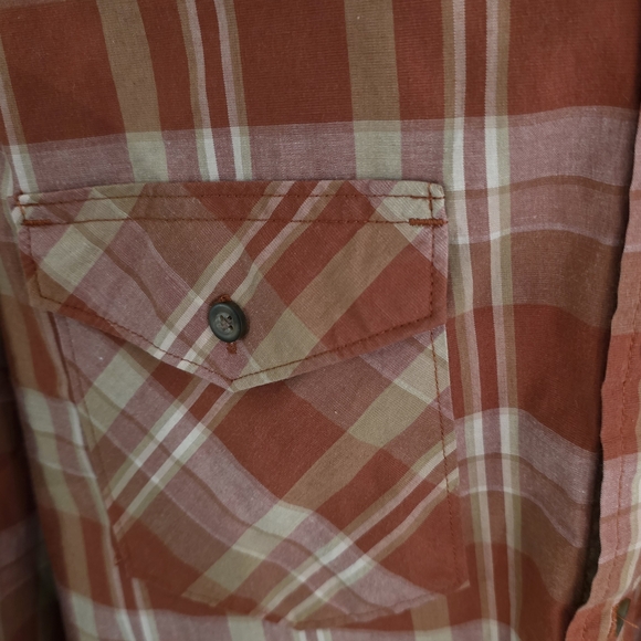 Wrangler Plaid Casual Button Down Shirt - Picture 4 of 5